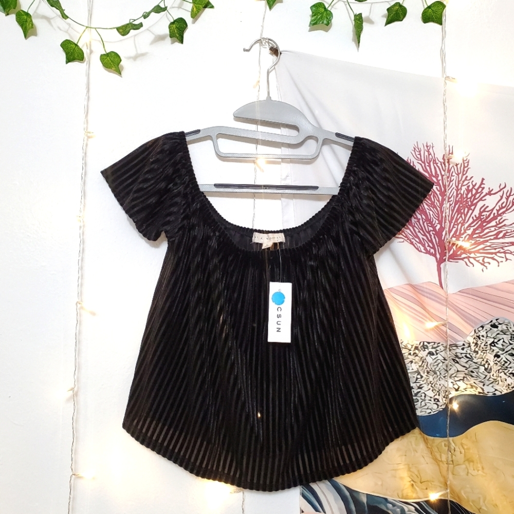 Off-the-shoulder Flowy Ribbed Velvet Top